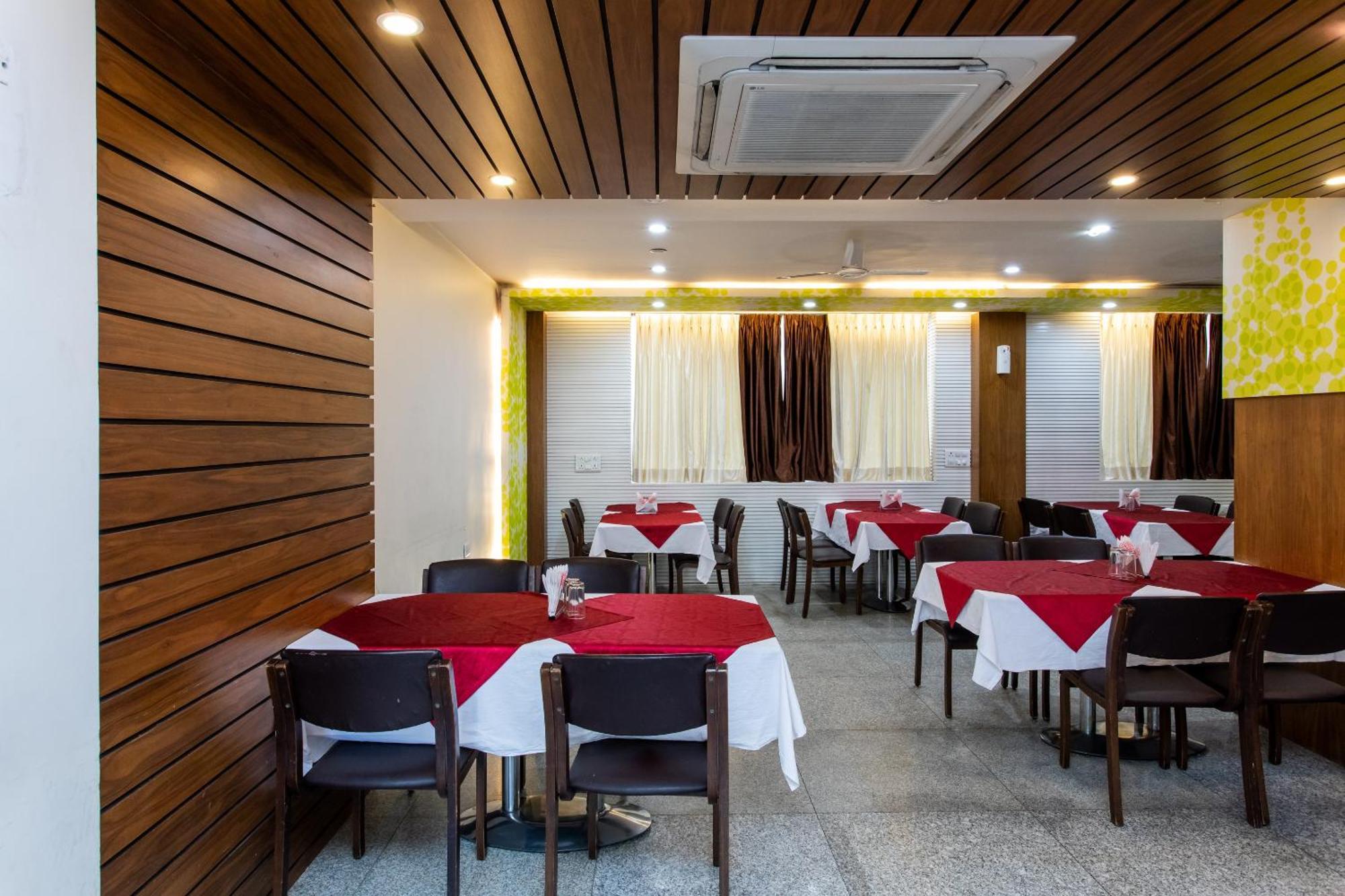 Super Hotel O Mohit Regency Bhopal Eksteriør billede